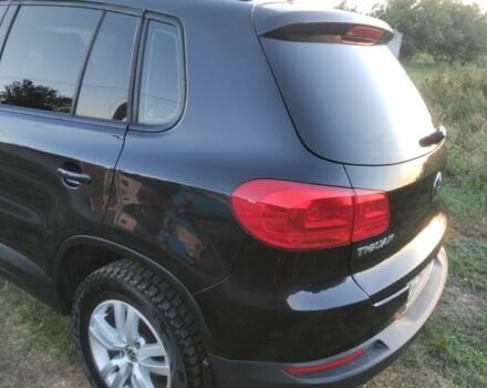 Чорний Фольксваген Тігуан, об'ємом двигуна 2 л та пробігом 370 тис. км за 8600 $, фото 3 на Automoto.ua