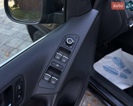 Чорний Фольксваген Тігуан, об'ємом двигуна 2 л та пробігом 257 тис. км за 12800 $, фото 32 на Automoto.ua