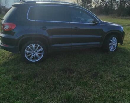 Чорний Фольксваген Тігуан, об'ємом двигуна 2 л та пробігом 285 тис. км за 9700 $, фото 4 на Automoto.ua