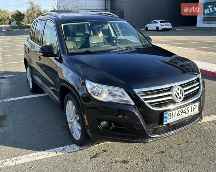 Черный Фольксваген Тигуан, объемом двигателя 2 л и пробегом 237 тыс. км за 10100 $, фото 2 на Automoto.ua