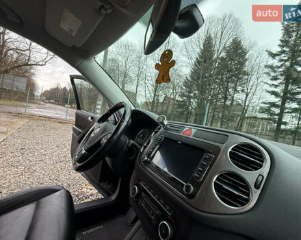 Чорний Фольксваген Тігуан, об'ємом двигуна 2 л та пробігом 238 тис. км за 10599 $, фото 26 на Automoto.ua