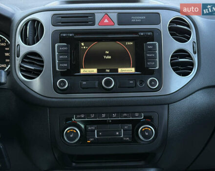 Чорний Фольксваген Тігуан, об'ємом двигуна 2 л та пробігом 257 тис. км за 12800 $, фото 25 на Automoto.ua