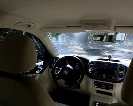 Черный Фольксваген Тигуан, объемом двигателя 2 л и пробегом 250 тыс. км за 12000 $, фото 12 на Automoto.ua