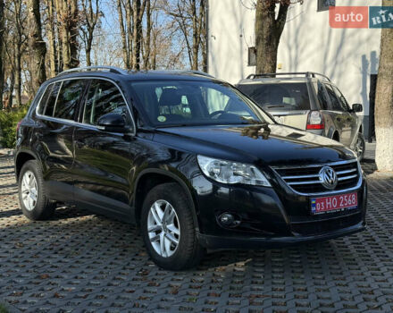 Чорний Фольксваген Тігуан, об'ємом двигуна 2 л та пробігом 257 тис. км за 12800 $, фото 7 на Automoto.ua