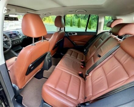 Чорний Фольксваген Тігуан, об'ємом двигуна 2 л та пробігом 230 тис. км за 13000 $, фото 7 на Automoto.ua