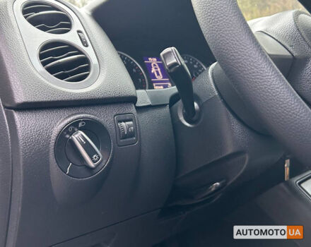 Черный Фольксваген Тигуан, объемом двигателя 2 л и пробегом 195 тыс. км за 12700 $, фото 8 на Automoto.ua