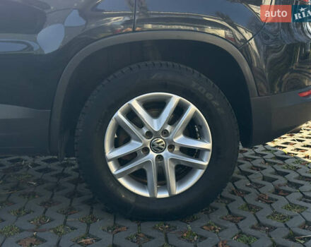 Чорний Фольксваген Тігуан, об'ємом двигуна 2 л та пробігом 257 тис. км за 12800 $, фото 12 на Automoto.ua