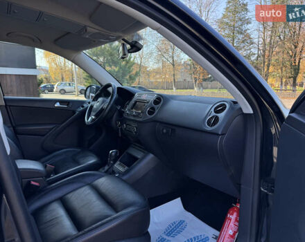 Чорний Фольксваген Тігуан, об'ємом двигуна 2 л та пробігом 257 тис. км за 12800 $, фото 27 на Automoto.ua
