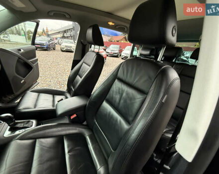 Чорний Фольксваген Тігуан, об'ємом двигуна 2 л та пробігом 238 тис. км за 10599 $, фото 40 на Automoto.ua