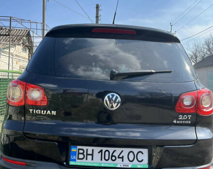 Чорний Фольксваген Тігуан, об'ємом двигуна 2.01 л та пробігом 240 тис. км за 11250 $, фото 4 на Automoto.ua