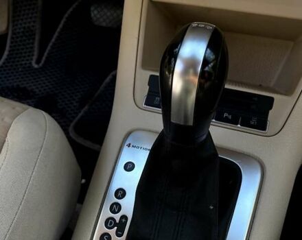 Черный Фольксваген Тигуан, объемом двигателя 2 л и пробегом 250 тыс. км за 12000 $, фото 1 на Automoto.ua