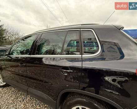 Чорний Фольксваген Тігуан, об'ємом двигуна 2 л та пробігом 238 тис. км за 10599 $, фото 72 на Automoto.ua