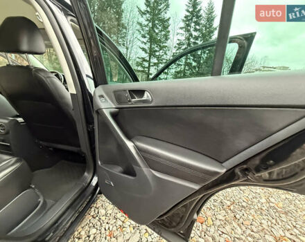 Чорний Фольксваген Тігуан, об'ємом двигуна 2 л та пробігом 238 тис. км за 10599 $, фото 30 на Automoto.ua