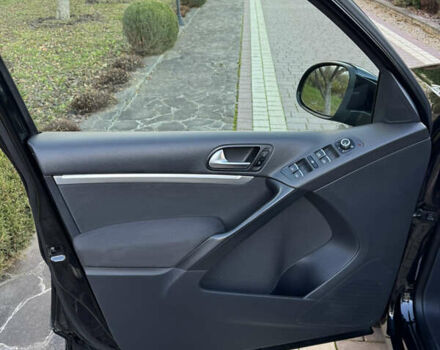 Черный Фольксваген Тигуан, объемом двигателя 1.97 л и пробегом 182 тыс. км за 14000 $, фото 11 на Automoto.ua