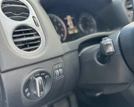 Черный Фольксваген Тигуан, объемом двигателя 1.98 л и пробегом 210 тыс. км за 12000 $, фото 18 на Automoto.ua