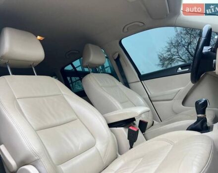 Чорний Фольксваген Тігуан, об'ємом двигуна 1.97 л та пробігом 336 тис. км за 14100 $, фото 14 на Automoto.ua