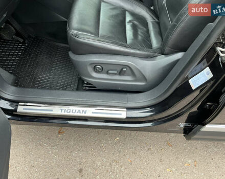 Черный Фольксваген Тигуан, объемом двигателя 1.99 л и пробегом 320 тыс. км за 14499 $, фото 90 на Automoto.ua