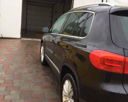 Черный Фольксваген Тигуан, объемом двигателя 2 л и пробегом 130 тыс. км за 13300 $, фото 4 на Automoto.ua