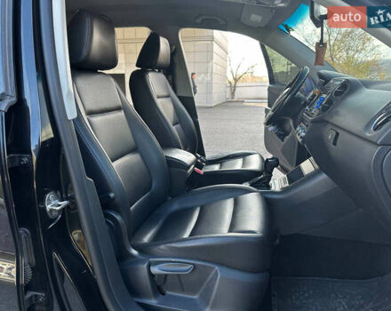 Чорний Фольксваген Тігуан, об'ємом двигуна 2 л та пробігом 189 тис. км за 10300 $, фото 22 на Automoto.ua