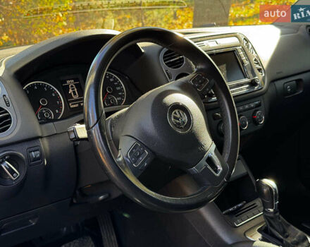 Черный Фольксваген Тигуан, объемом двигателя 2 л и пробегом 166 тыс. км за 12290 $, фото 12 на Automoto.ua