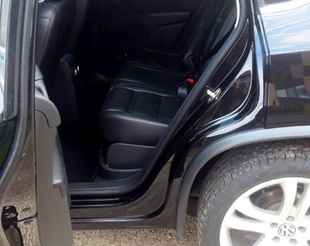 Чорний Фольксваген Тігуан, об'ємом двигуна 2 л та пробігом 183 тис. км за 12500 $, фото 11 на Automoto.ua