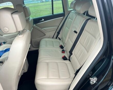 Чорний Фольксваген Тігуан, об'ємом двигуна 2 л та пробігом 160 тис. км за 7800 $, фото 12 на Automoto.ua