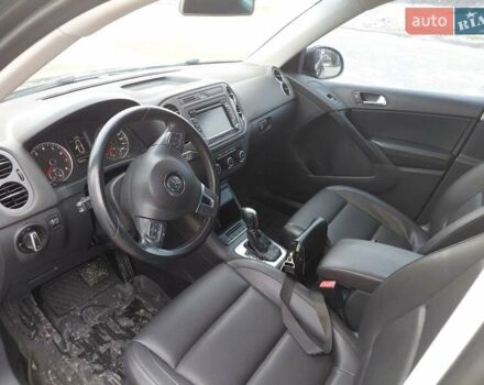 Чорний Фольксваген Тігуан, об'ємом двигуна 2 л та пробігом 227 тис. км за 8999 $, фото 9 на Automoto.ua