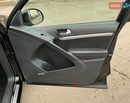 Черный Фольксваген Тигуан, объемом двигателя 1.99 л и пробегом 320 тыс. км за 14499 $, фото 158 на Automoto.ua