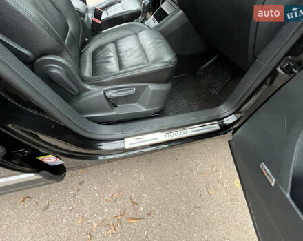 Черный Фольксваген Тигуан, объемом двигателя 1.99 л и пробегом 320 тыс. км за 14499 $, фото 155 на Automoto.ua