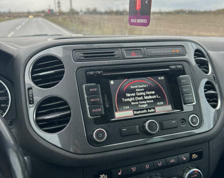 Чорний Фольксваген Тігуан, об'ємом двигуна 1.98 л та пробігом 207 тис. км за 11800 $, фото 8 на Automoto.ua