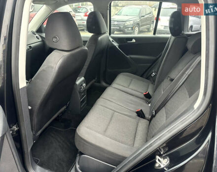 Чорний Фольксваген Тігуан, об'ємом двигуна 2 л та пробігом 165 тис. км за 9499 $, фото 10 на Automoto.ua