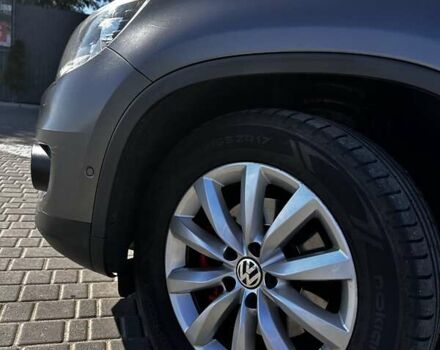 Черный Фольксваген Тигуан, объемом двигателя 1.97 л и пробегом 215 тыс. км за 15000 $, фото 3 на Automoto.ua