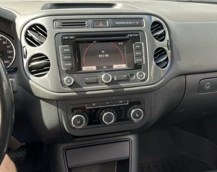 Черный Фольксваген Тигуан, объемом двигателя 2 л и пробегом 176 тыс. км за 12499 $, фото 7 на Automoto.ua