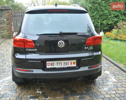 Чорний Фольксваген Тігуан, об'ємом двигуна 2 л та пробігом 168 тис. км за 15550 $, фото 4 на Automoto.ua