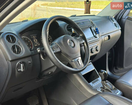 Чорний Фольксваген Тігуан, об'ємом двигуна 2 л та пробігом 189 тис. км за 10300 $, фото 7 на Automoto.ua