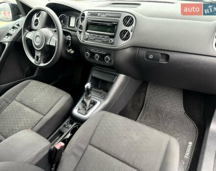 Чорний Фольксваген Тігуан, об'ємом двигуна 2 л та пробігом 165 тис. км за 9499 $, фото 18 на Automoto.ua