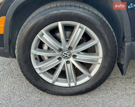 Чорний Фольксваген Тігуан, об'ємом двигуна 2 л та пробігом 189 тис. км за 10300 $, фото 29 на Automoto.ua