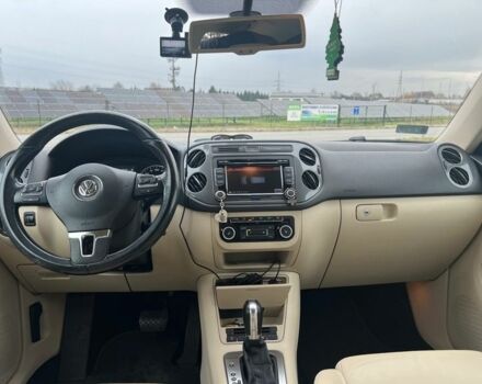 Чорний Фольксваген Тігуан, об'ємом двигуна 2 л та пробігом 160 тис. км за 7800 $, фото 5 на Automoto.ua