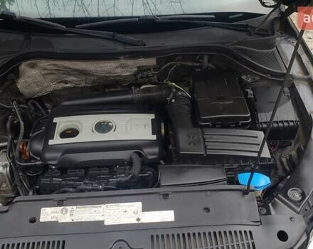 Черный Фольксваген Тигуан, объемом двигателя 2 л и пробегом 267 тыс. км за 13000 $, фото 9 на Automoto.ua