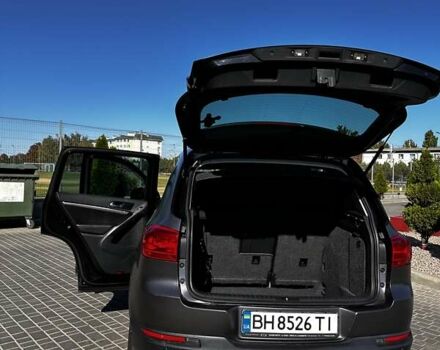 Черный Фольксваген Тигуан, объемом двигателя 1.97 л и пробегом 215 тыс. км за 15000 $, фото 5 на Automoto.ua