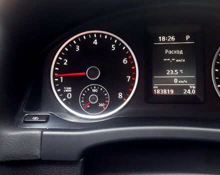 Чорний Фольксваген Тігуан, об'ємом двигуна 2 л та пробігом 183 тис. км за 12500 $, фото 6 на Automoto.ua