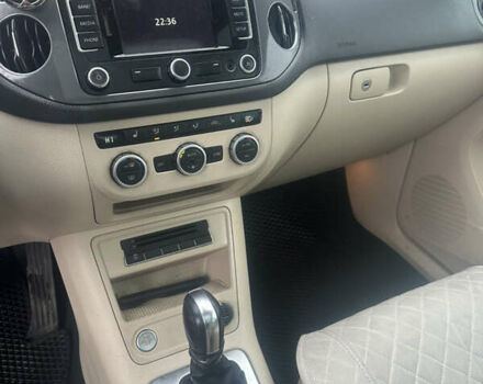 Черный Фольксваген Тигуан, объемом двигателя 1.98 л и пробегом 140 тыс. км за 11333 $, фото 12 на Automoto.ua