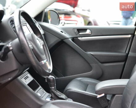 Чорний Фольксваген Тігуан, об'ємом двигуна 1.98 л та пробігом 130 тис. км за 11999 $, фото 13 на Automoto.ua