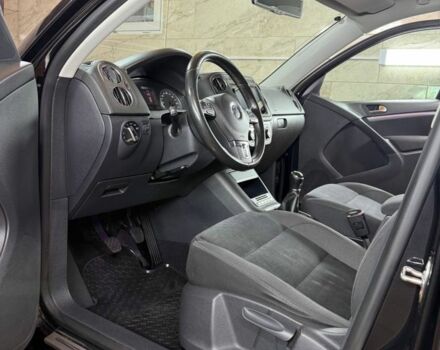 Черный Фольксваген Тигуан, объемом двигателя 2 л и пробегом 238 тыс. км за 14500 $, фото 13 на Automoto.ua