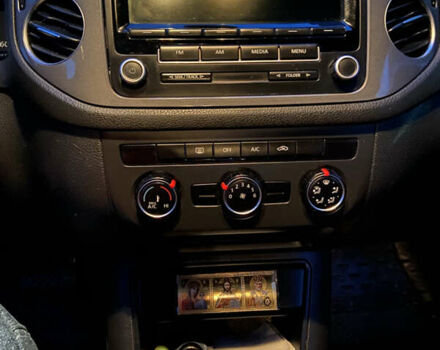 Черный Фольксваген Тигуан, объемом двигателя 1.98 л и пробегом 320 тыс. км за 11500 $, фото 19 на Automoto.ua