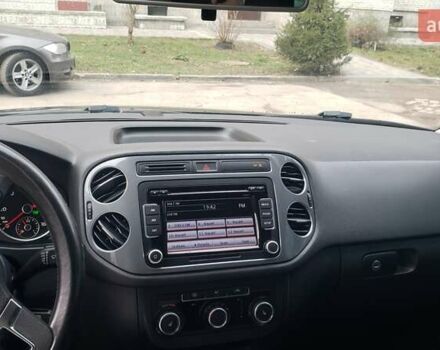 Черный Фольксваген Тигуан, объемом двигателя 2 л и пробегом 267 тыс. км за 13000 $, фото 12 на Automoto.ua