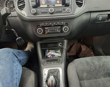 Черный Фольксваген Тигуан, объемом двигателя 2 л и пробегом 159 тыс. км за 17000 $, фото 4 на Automoto.ua