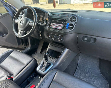 Чорний Фольксваген Тігуан, об'ємом двигуна 2 л та пробігом 189 тис. км за 10300 $, фото 23 на Automoto.ua