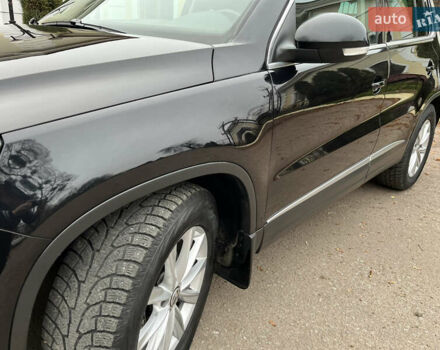 Черный Фольксваген Тигуан, объемом двигателя 1.99 л и пробегом 320 тыс. км за 14499 $, фото 60 на Automoto.ua