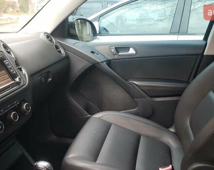 Черный Фольксваген Тигуан, объемом двигателя 2 л и пробегом 267 тыс. км за 13000 $, фото 14 на Automoto.ua